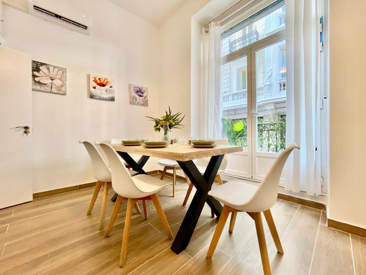 Appartement Charming Gran Via Madrid Extérieur photo