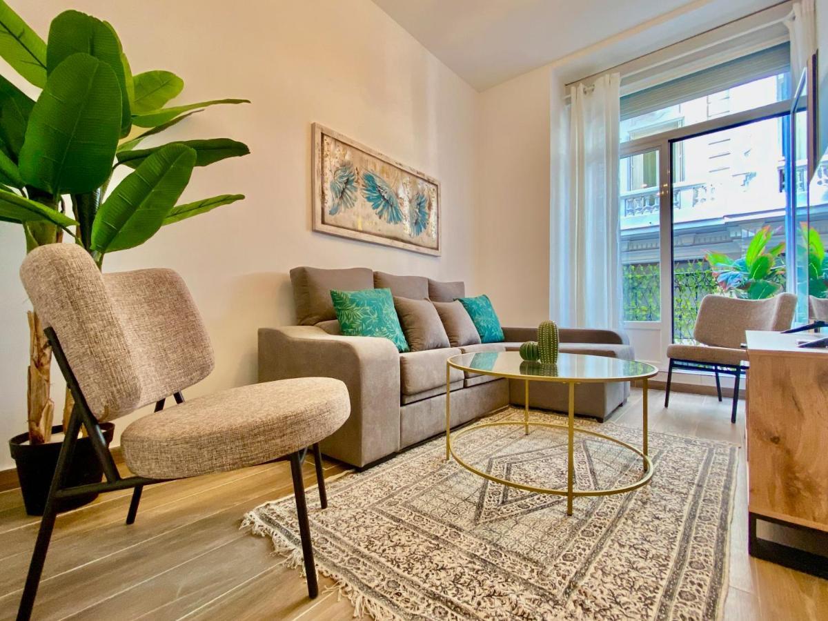 Appartement Charming Gran Via Madrid Extérieur photo