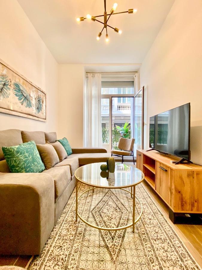 Appartement Charming Gran Via Madrid Extérieur photo