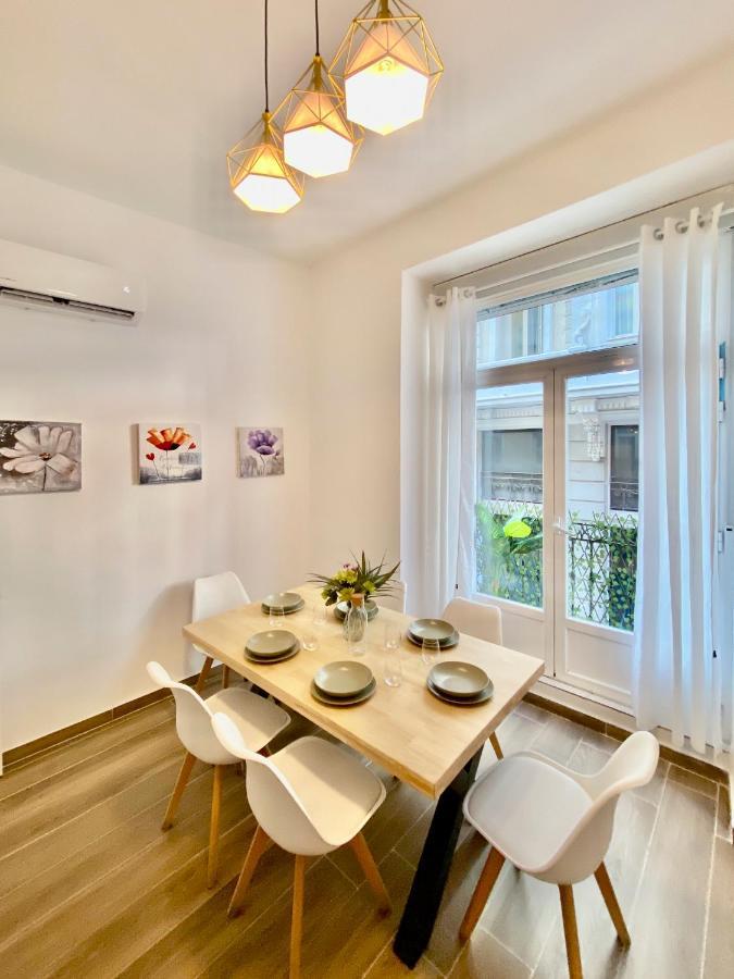 Appartement Charming Gran Via Madrid Extérieur photo